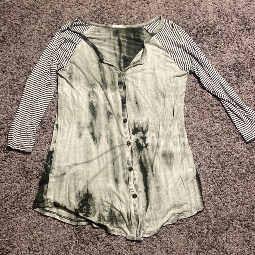 Womens 3/4 sleeve shirt